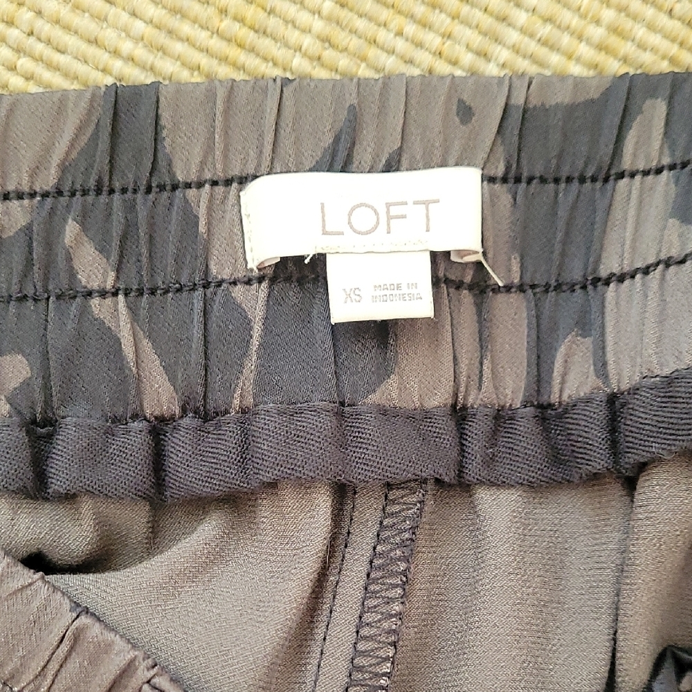 Loft Stylish Black and Brown Skirt - Picture 6 of 7